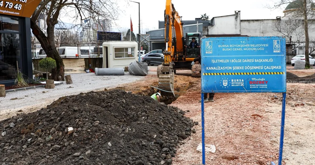 Bursa Büyükşehir'in 17 ilçede alt ve üstyapı çalışmaları kesintisiz sürüyor