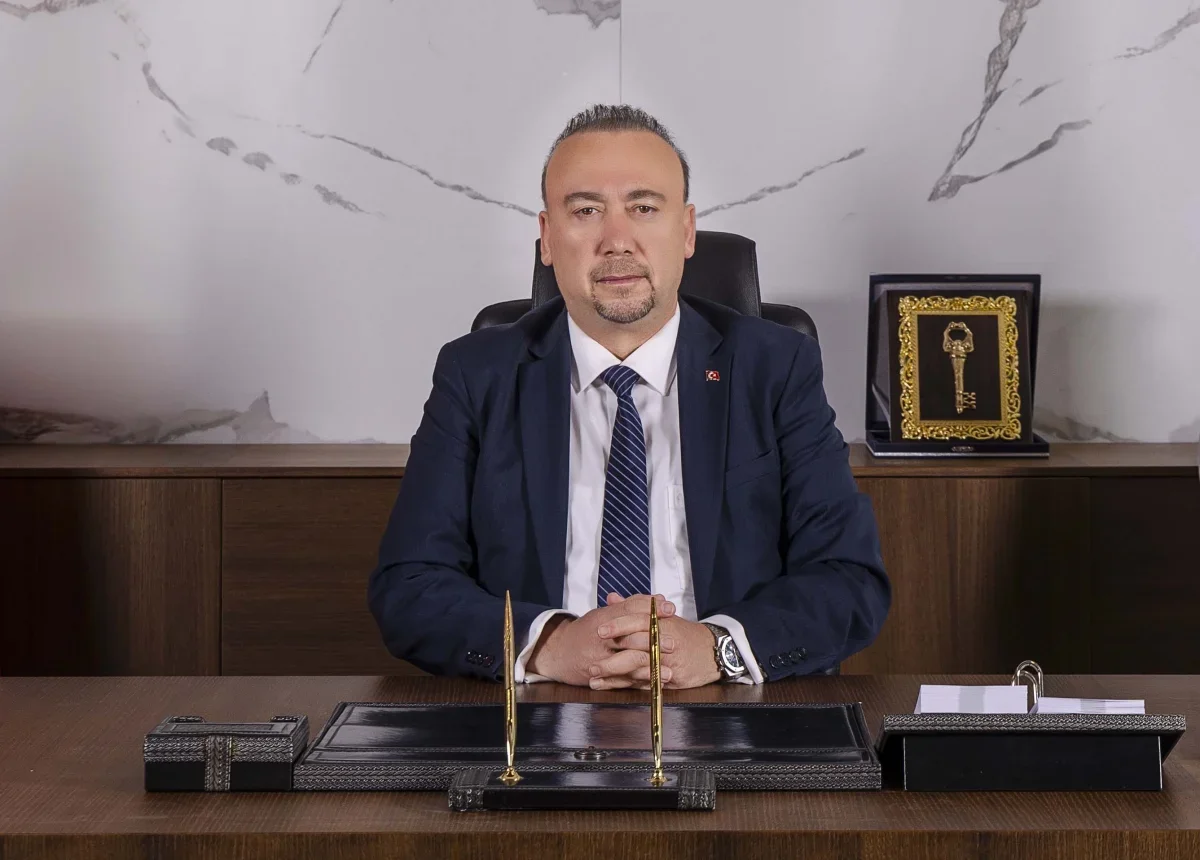 Tutuklanan Uşak Belediye Başkanı Yalım görevden alındı