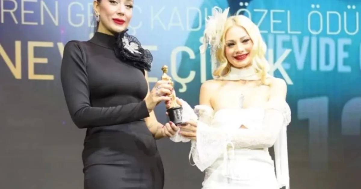 Raffles'ta yıldızlar geçidi: Nevide Çiçek'e 'İlham' Ödülü!