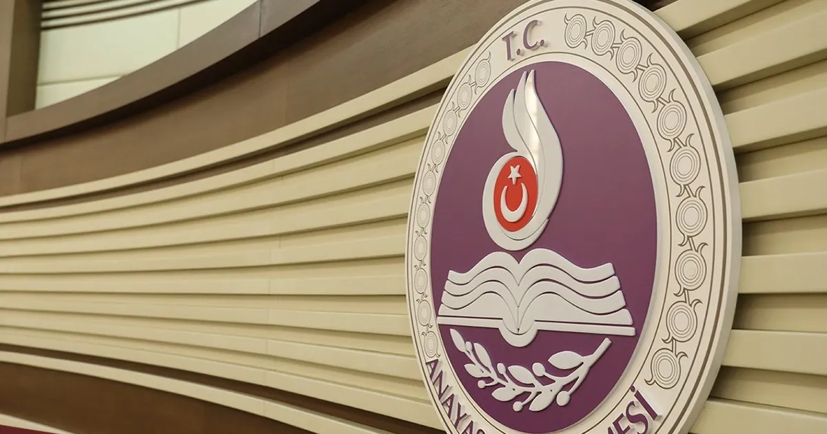 Anayasa Mahkemesi, 'isim değişikliği ilanı' kuralını iptal etti