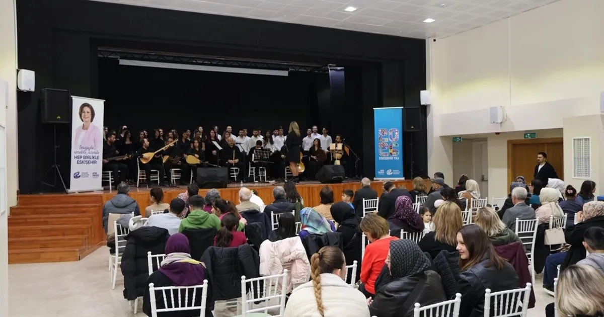 Eskişehir Büyükşehir Gençlik Korosu’ndan unutulmaz konser