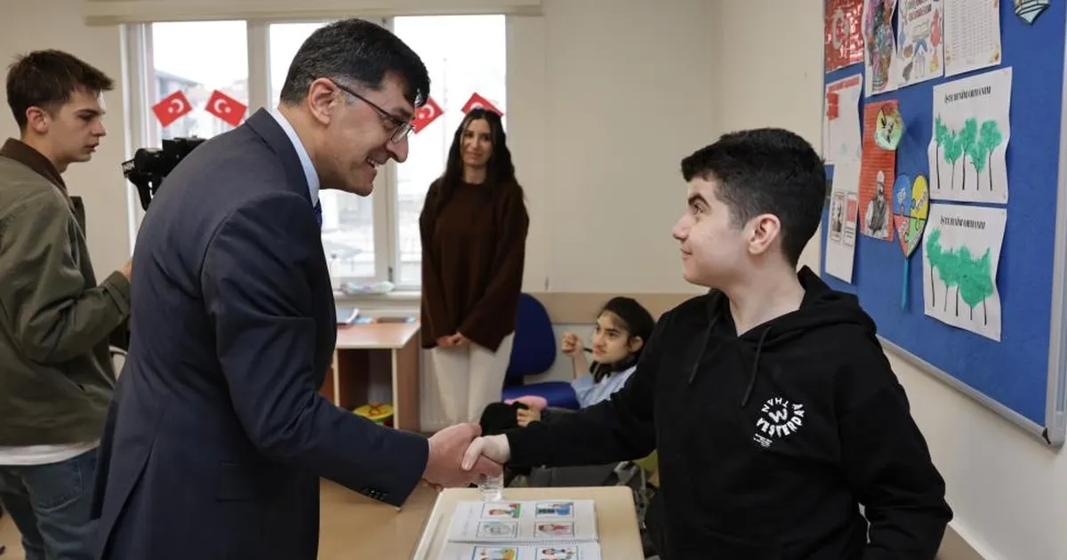 Kütahya'da Başkan Kahveci'den 'özel eğitim' ziyareti - Eğitim Haberleri