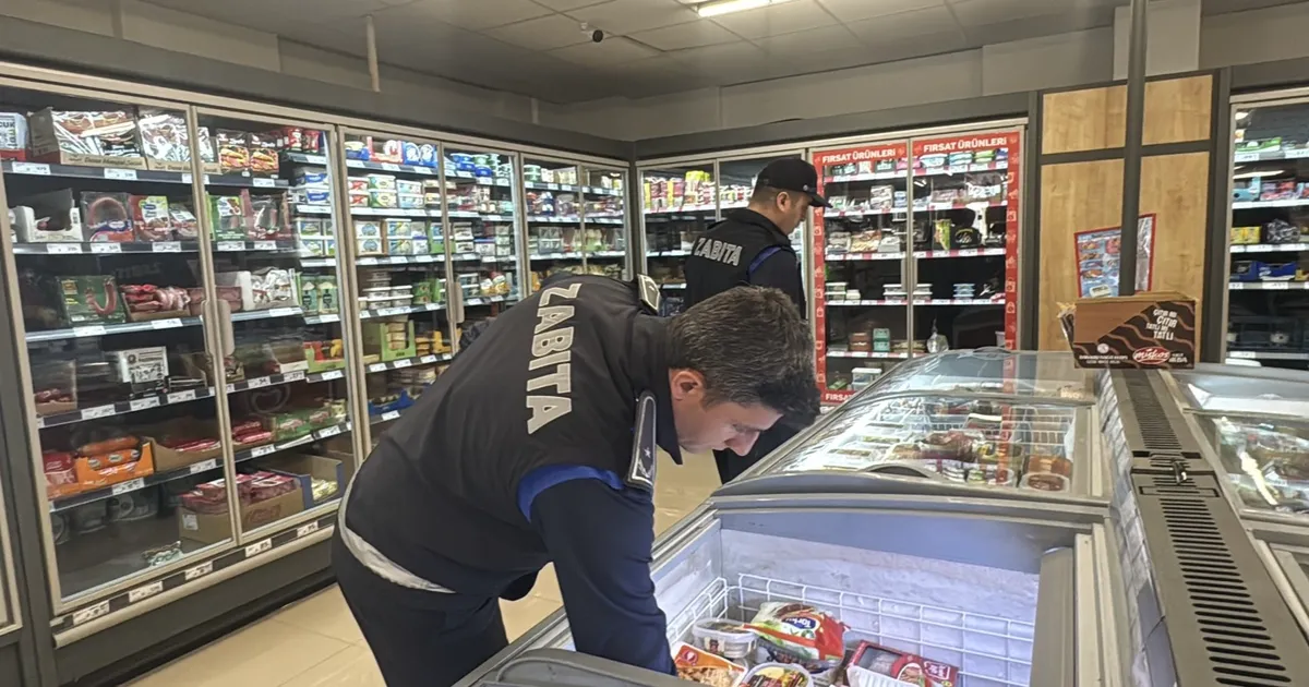 Zabıtadan marketlere sıkı denetim