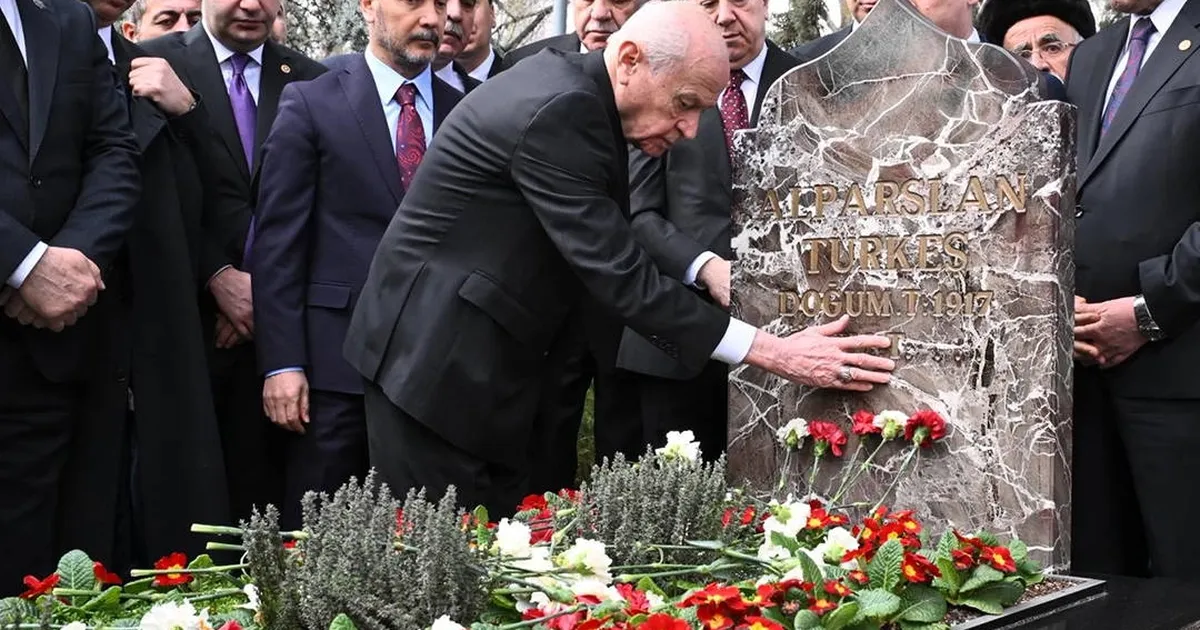 Devlet Bahçeli'den Başbuğ'a ziyaret