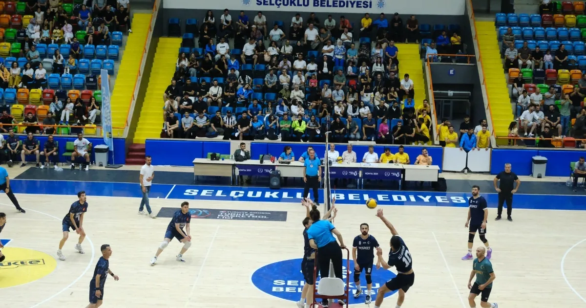 Konya’da ilçeler arası voleybol heyecanı başladı