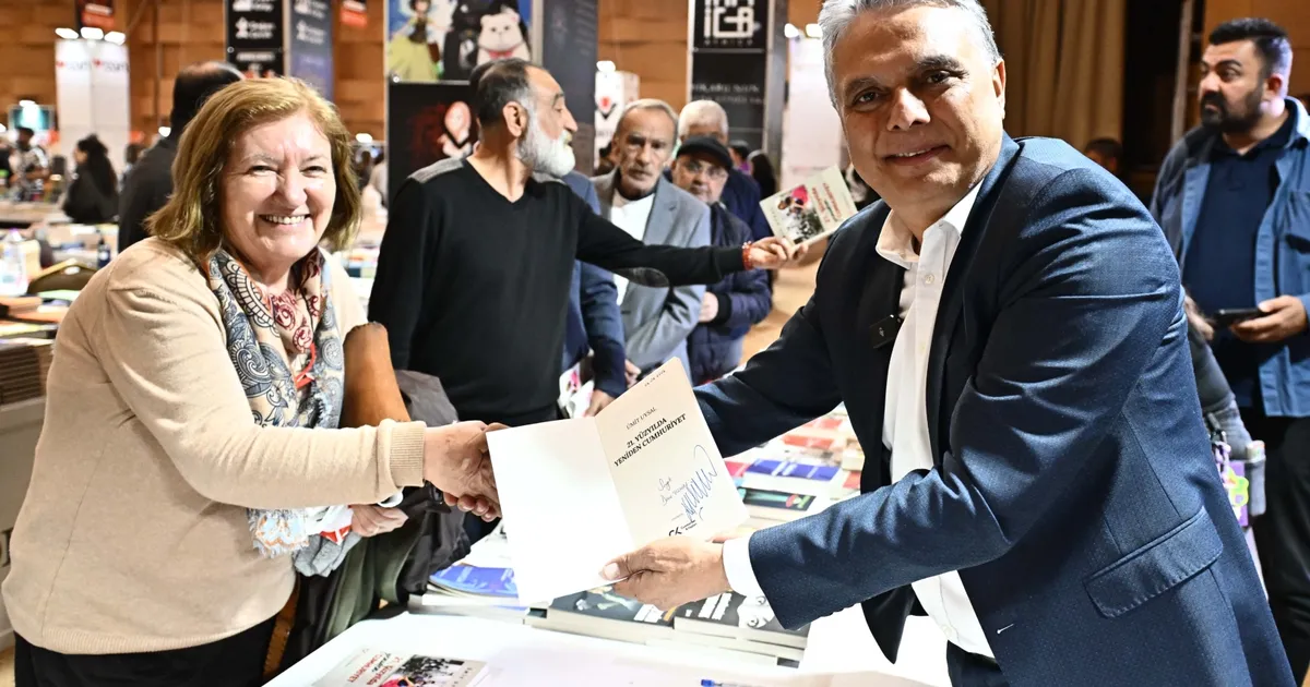 Antalya Muratpaşa'da Başkan Uysal’dan kenetlenme çağrısı