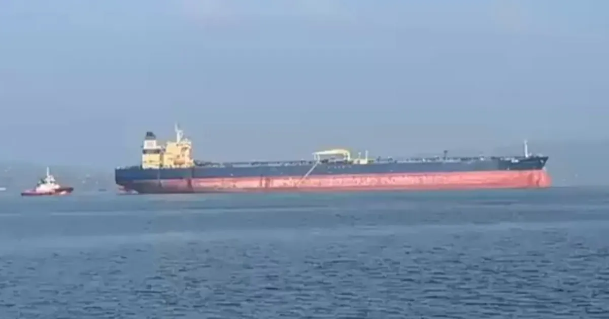 1915 Çanakkale Köprüsü önlerinde arızalanan tanker güvenli bölgeye çekildi