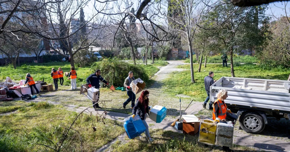 İzmir Bornova’da “Kedili Park” yeniden güvenli hale geldi