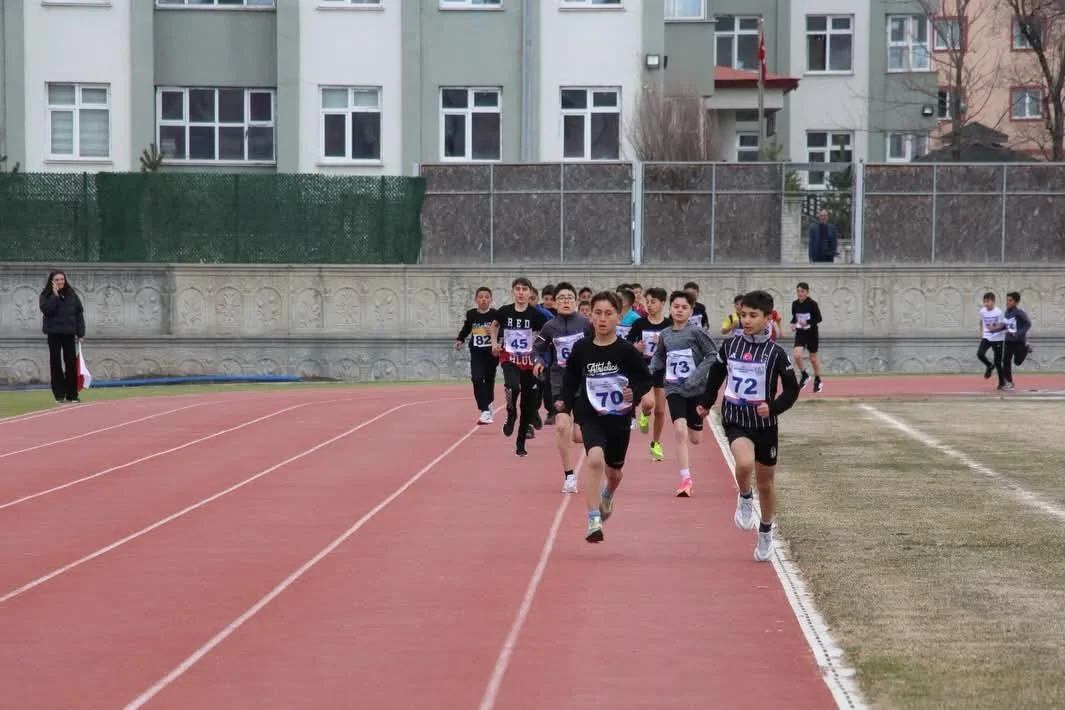 ANALİG Kros ve Kros Bayrak yarışmaları il birinciliği tamamlandı - Spor Haberleri
