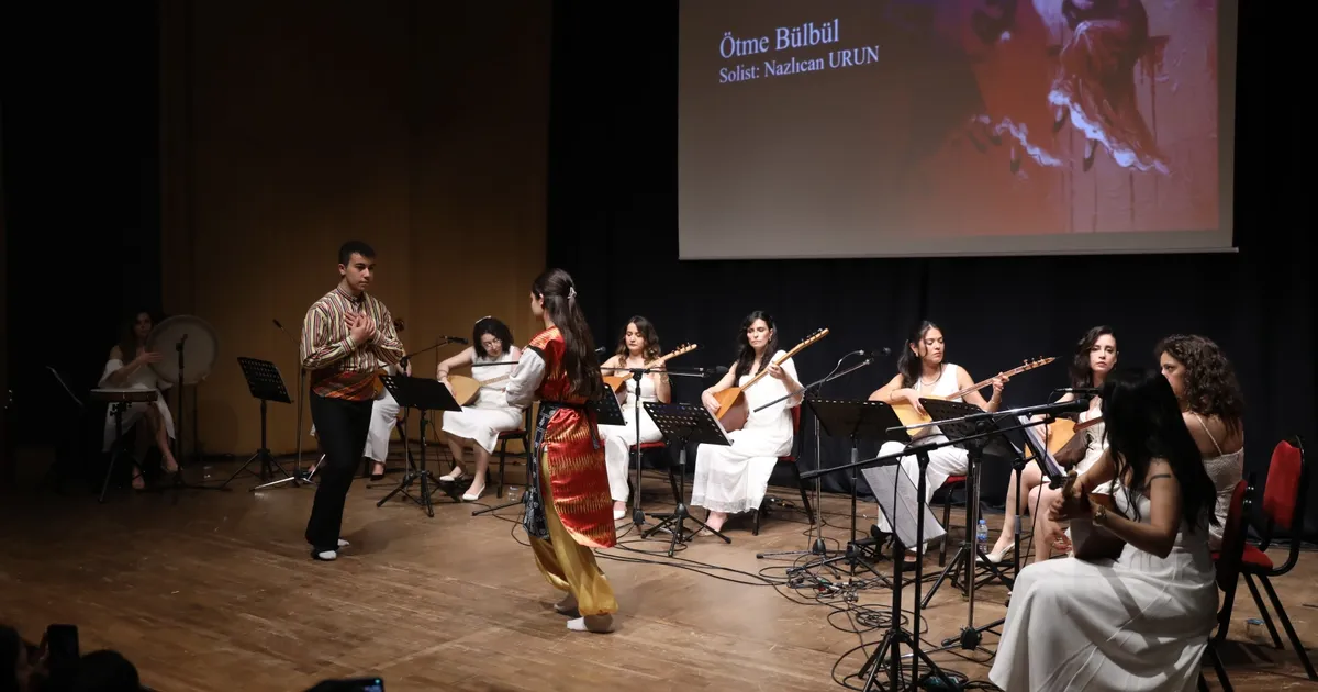Antalya’da “Kadın Kadına Türküler” geceye damga vurdu