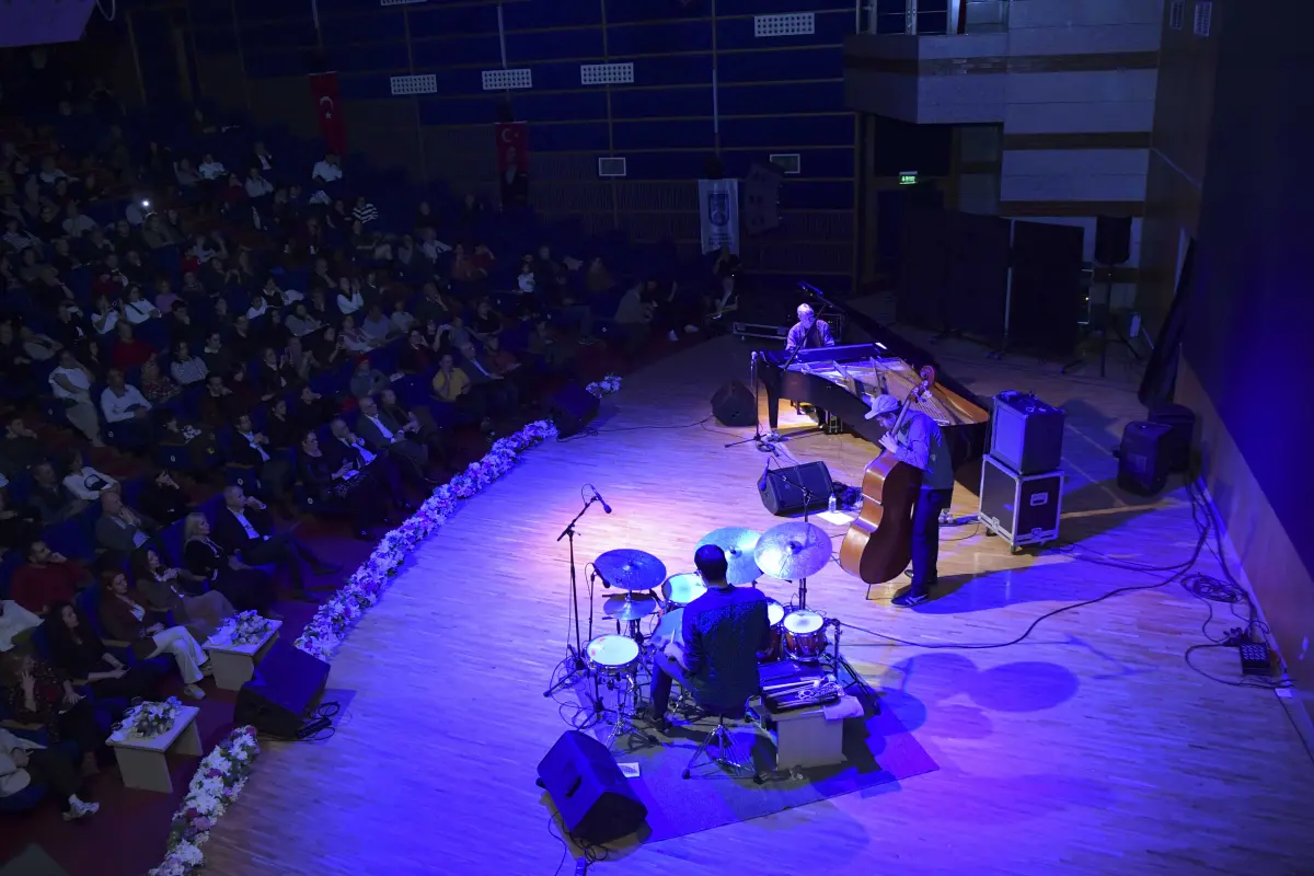 Caz müziğin evrensel tınıları Başkentlilerle buluştu