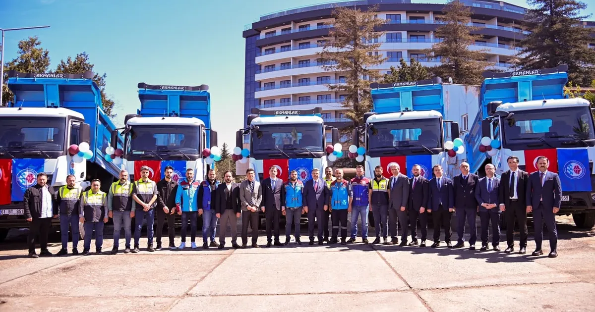 Trabzon'da Büyükşehir Belediyesi araç filosunu güçlendiriyor