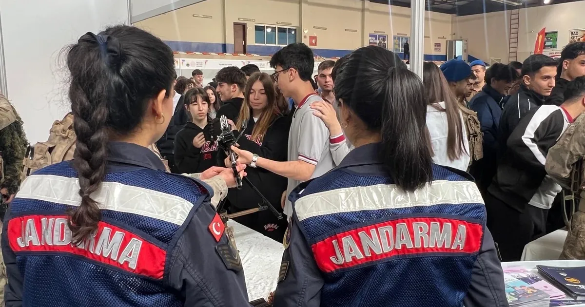 Bursa İl Jandarma’dan gençlere meslek tanıtımı