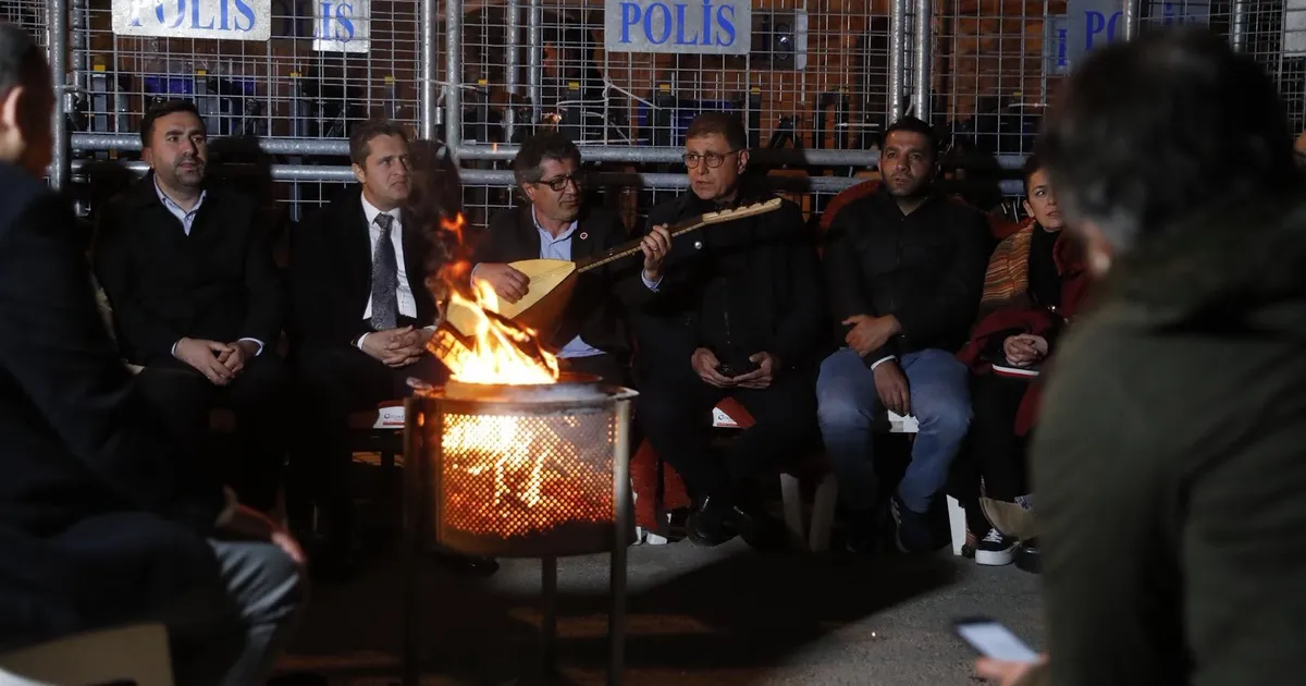 İzmir'de 'Ata mirası nöbeti' üçüncü gününde