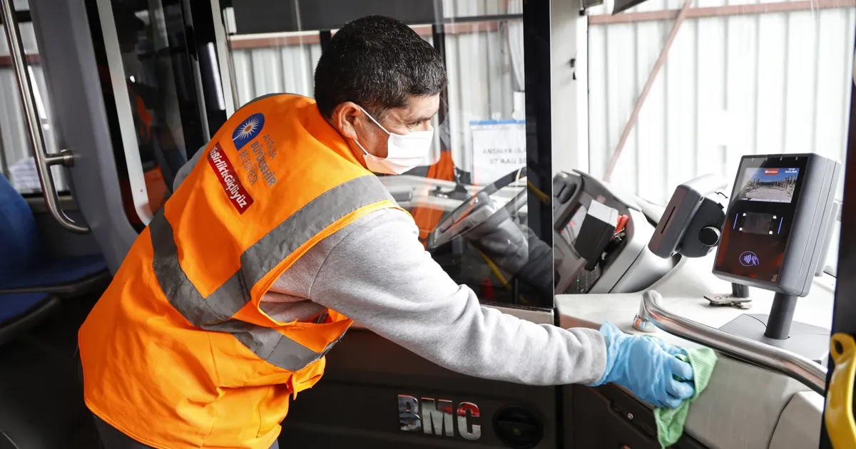 Antalya Büyükşehir’den hijyenik ulaşım hizmeti