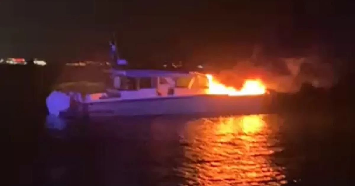 Kadıköy’de tekne yangını: 4 kişi kurtarıldı