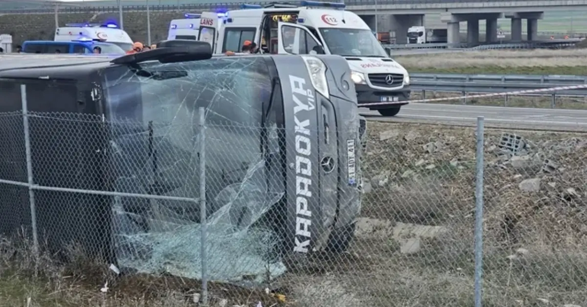 Aksaray’da tur otobüsü devrildi: 19 kişi yaralandı