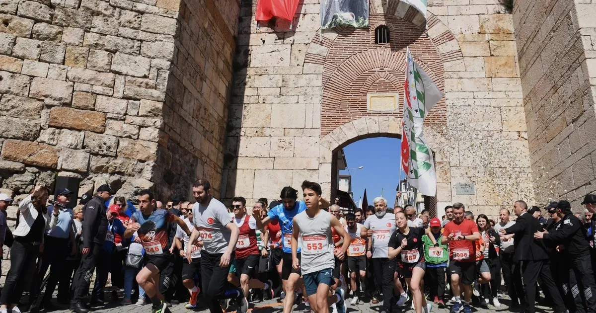 Bursa'da tarihi kent koşusu için nefesler tutuldu