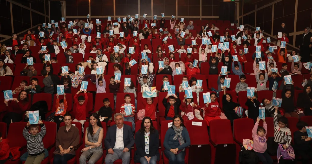 Bursalı minikler “Kızıl Kaptan” ile hayal yolculuğuna çıktı