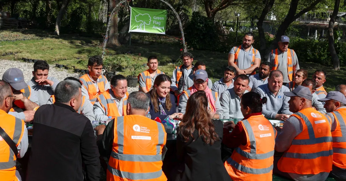 Antalya'da yeşil bayraklı parkta emek buluşması