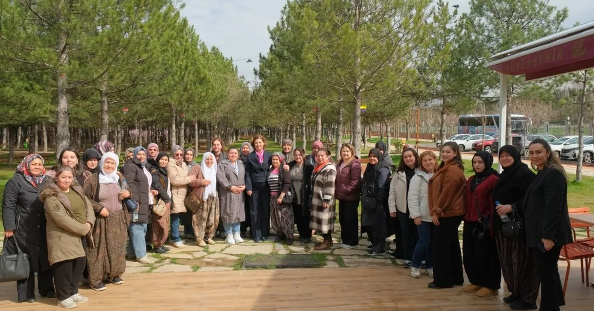 Eskişehir'de Mihalgazili kadınlar Başkan Ünlüce ile buluştu