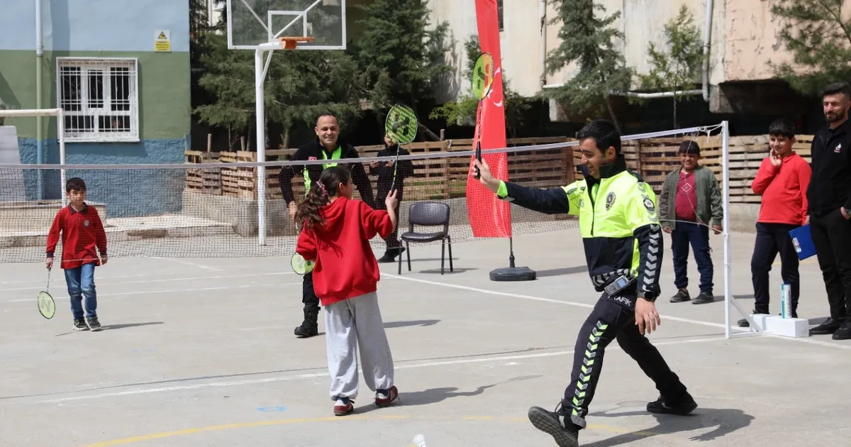 Mardin Yeşilli’de Polis Haftası'nda dostluk maçı - Gündem Haberleri