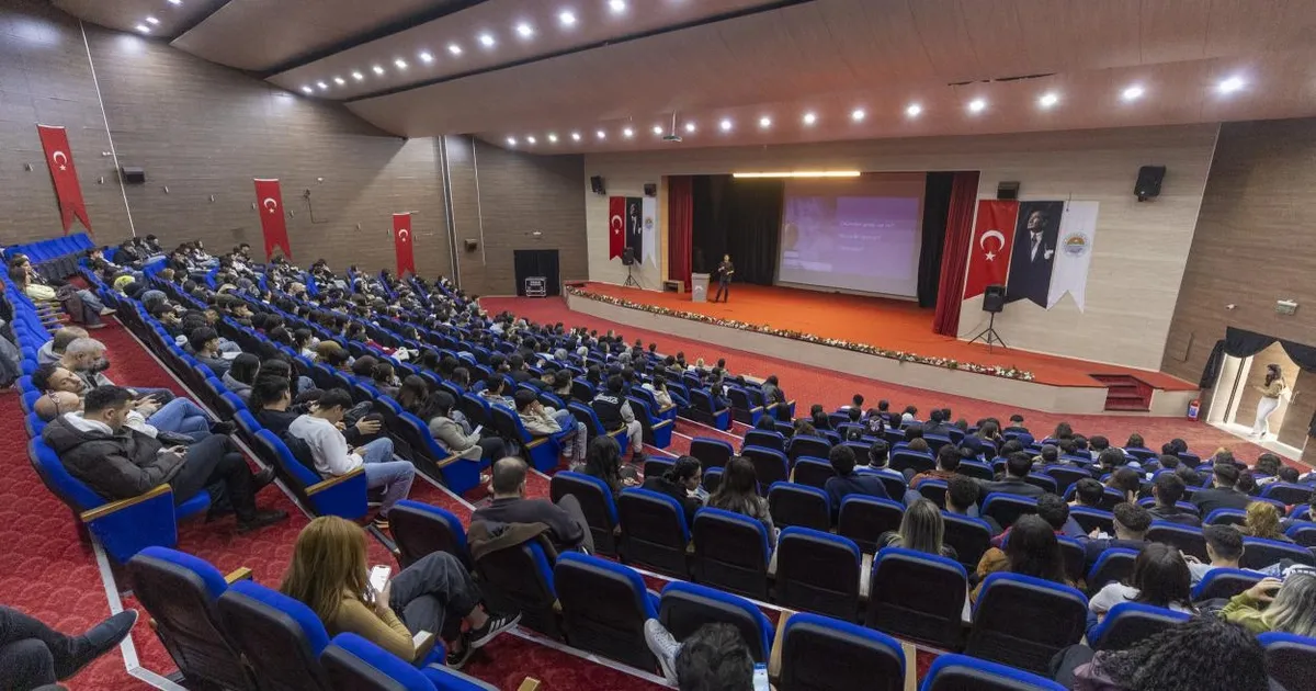 Mersin’de üniversite adaylarına meslek tanıtım semineri - Eğitim Haberleri