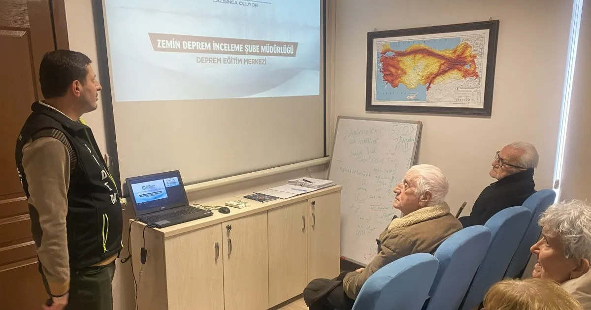 Kocaeli'de 65 yaş üstüne simülasyonlu deprem eğitimi