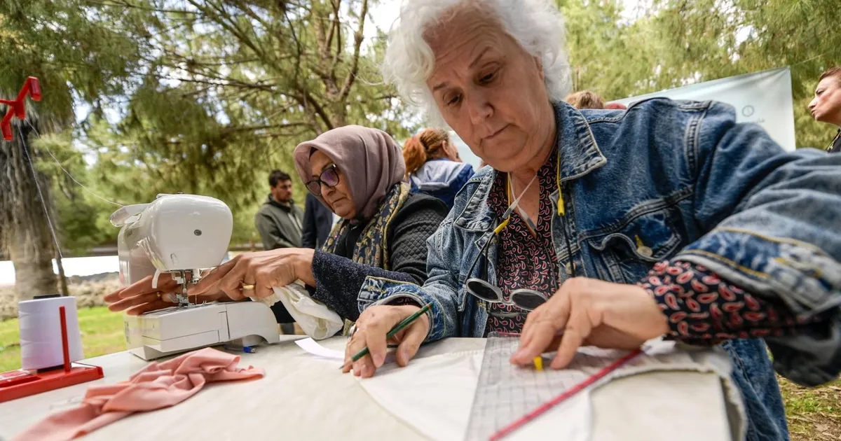 İzmir’de makineler taşındı, eğitim açık alanda sürdü... Meslek Fabrikası'nda açık hava eğitimi!