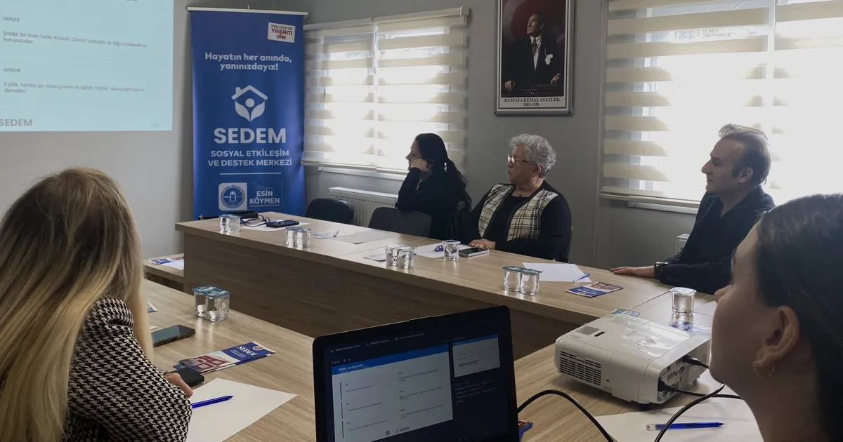 İstanbul Maltepe'de muhtarlara toplumsal cinsiyet eşitliği semineri