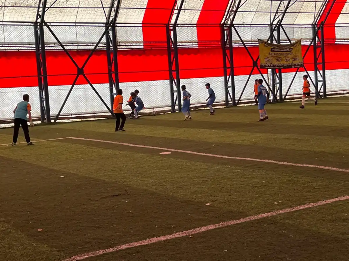 Ağrı’da “Maarifin Kalbinde Çocuk” etkinlikleri kapsamında Minikler Futbol Turnuvası başladı - Spor Haberleri