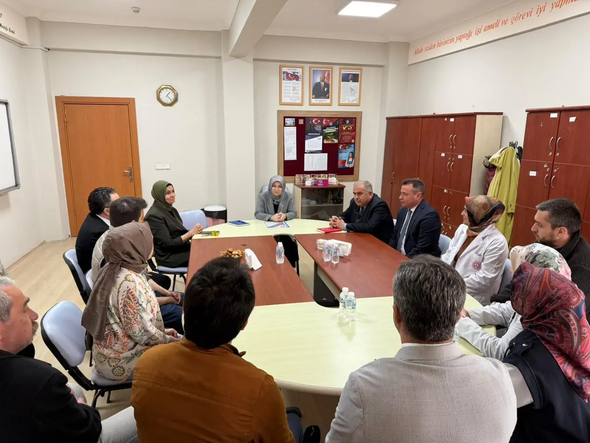 Düzce Milli Eğitim Müdürü Özer, İlçeleri tarıyor - Eğitim Haberleri