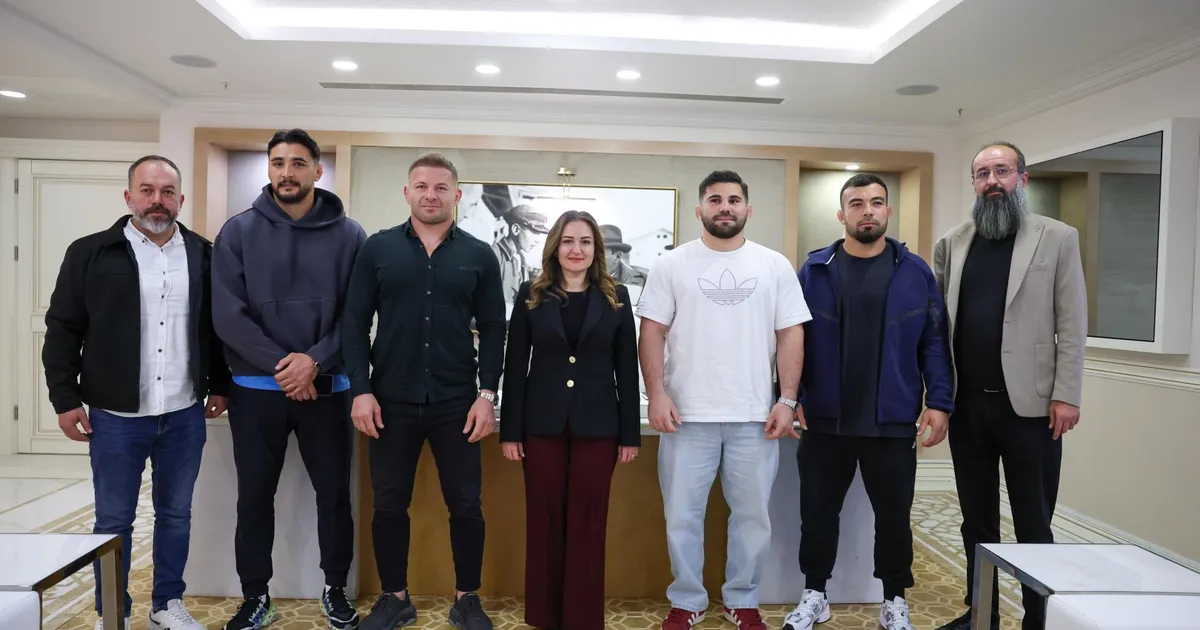 Antalya’da güreş sezonu öncesi moral ziyareti