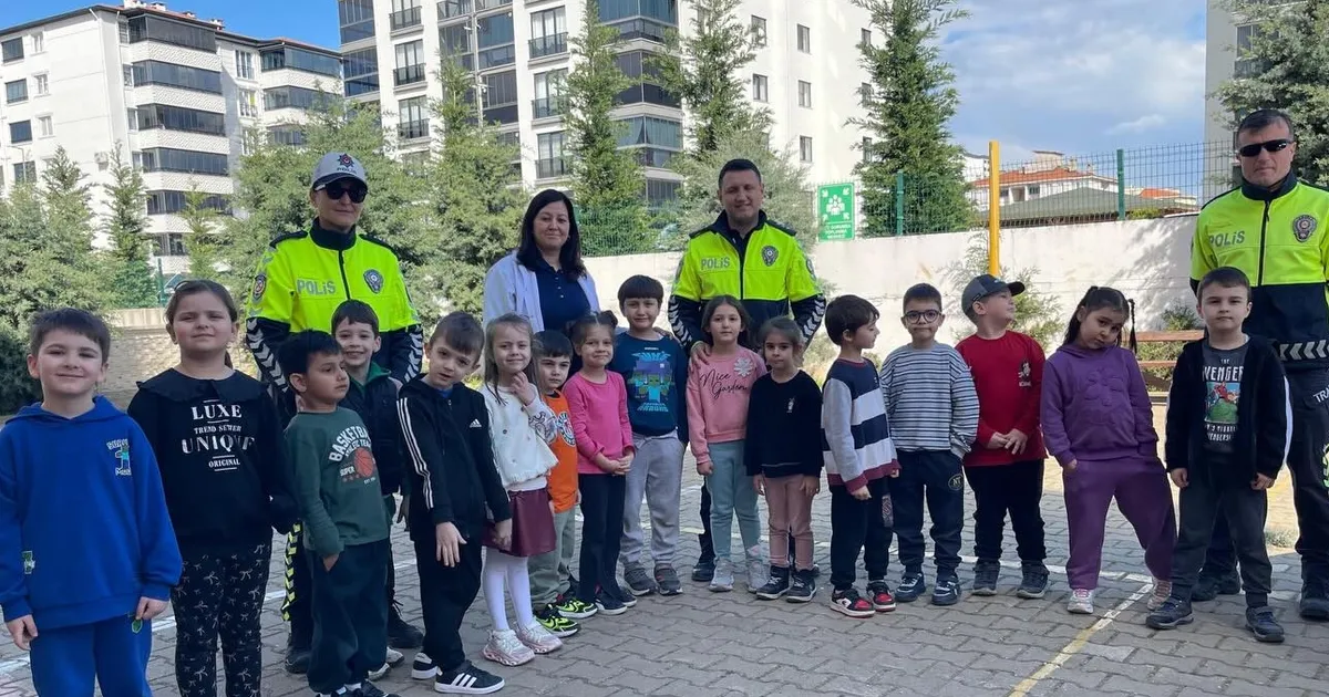 Edirneli miniklerden polislere büyük ilgi