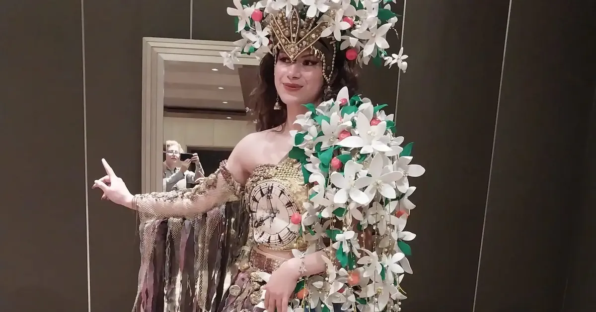 Adana’da Uzunköprü rüzgarı... Moda tasarımcısı Güzin Vardar Türkiye birincisi oldu