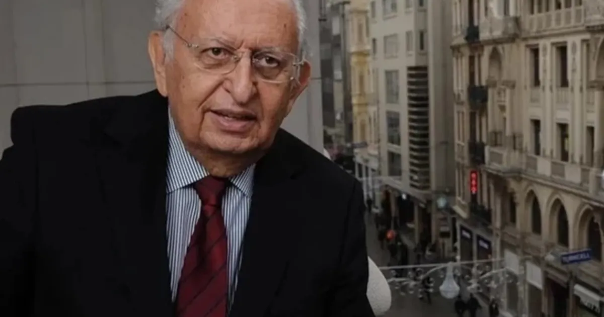 Hüsamettin Cindoruk hayatını kaybetti