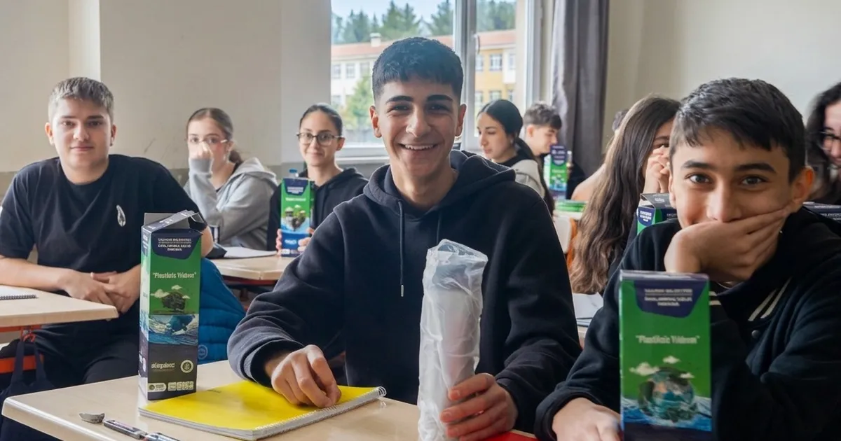 Yıldırım’da plastiğe fren: 31 okula arıtma, 32 bin öğrenciye matara