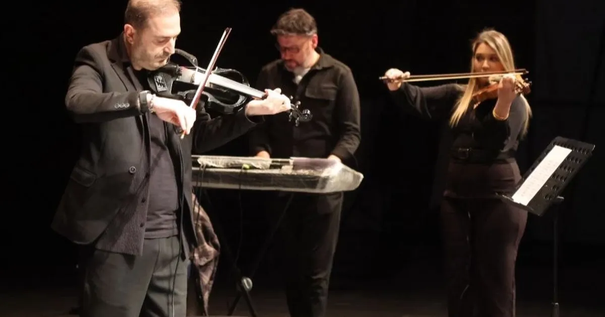 Çayırova’da keman dinletisi kulakların pasını sildi