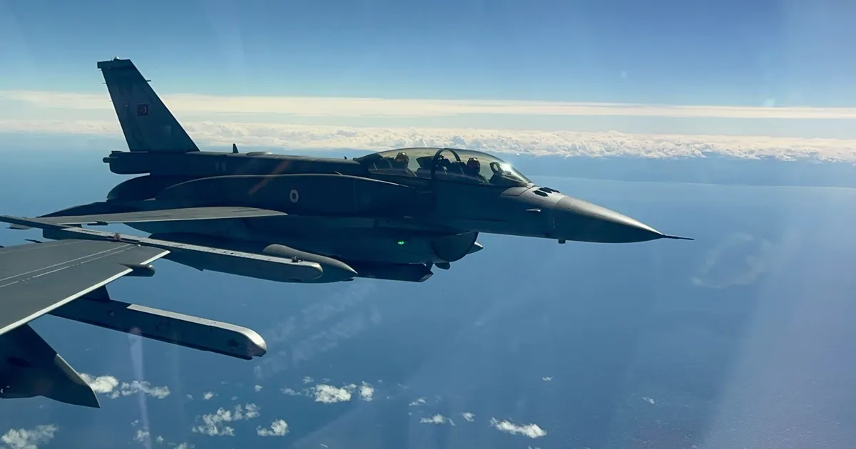 Türk Hava Kuvvetleri’nden eğitim uçuşu