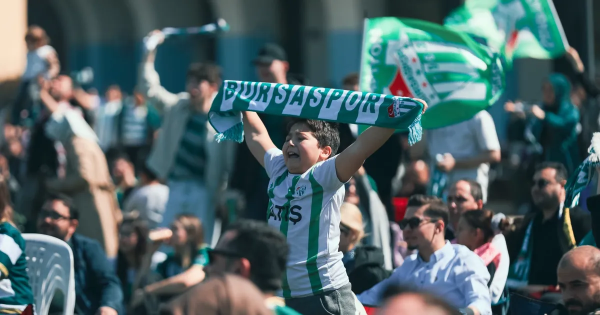 Millet Bahçesi'nde dev ekranda Bursaspor coşkusu