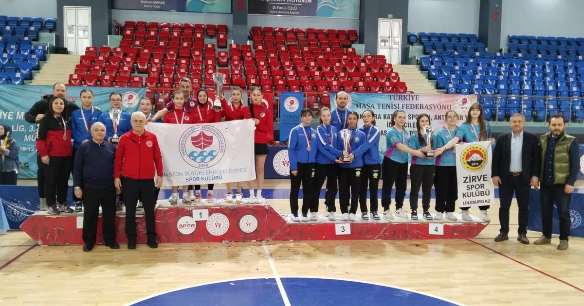 Trabzon’un Kadın Masa Tenisi Takımı şampiyon oldu
