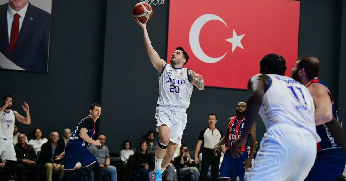 Çayırova şampiyonluk yolunda bir engeli daha aştı