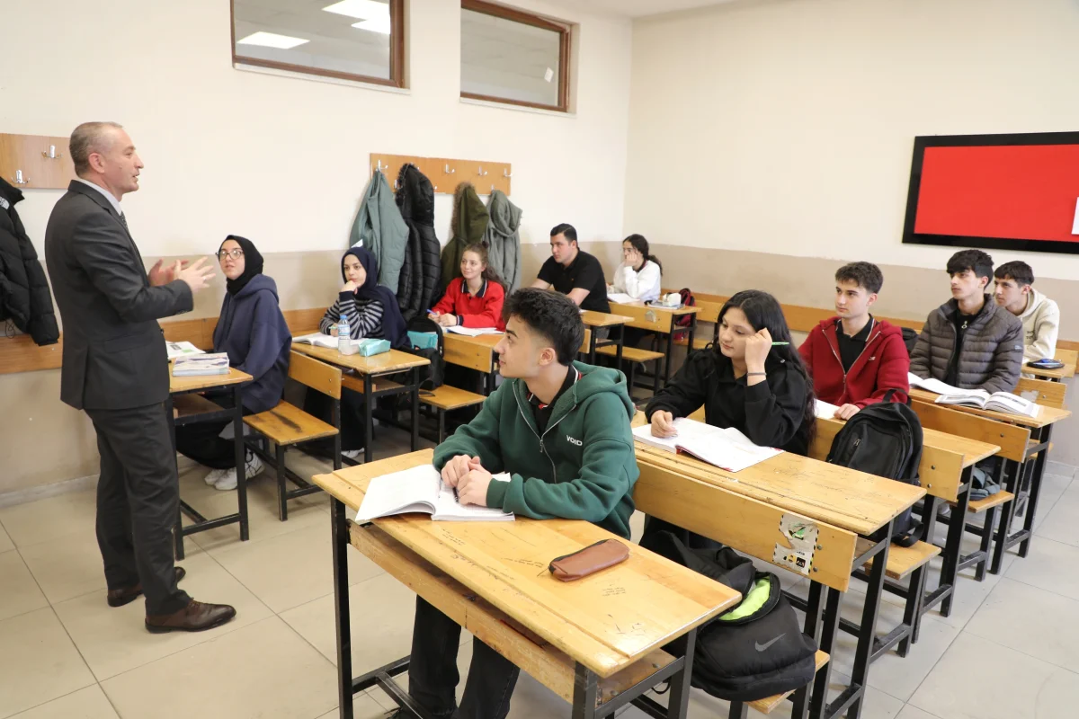 Ağrı Milli Eğitim Müdürü Kökrek YKS çalışmalarını inceledi - Eğitim Haberleri