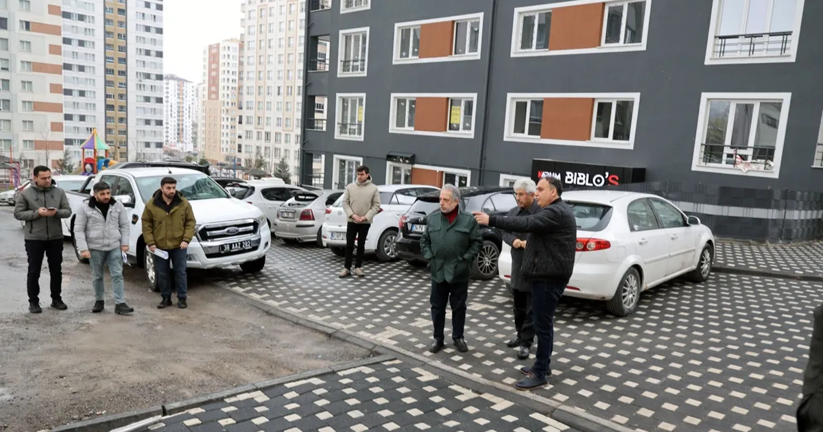 Kayseri Talas'ta hafta sonunda otopark mesaisi