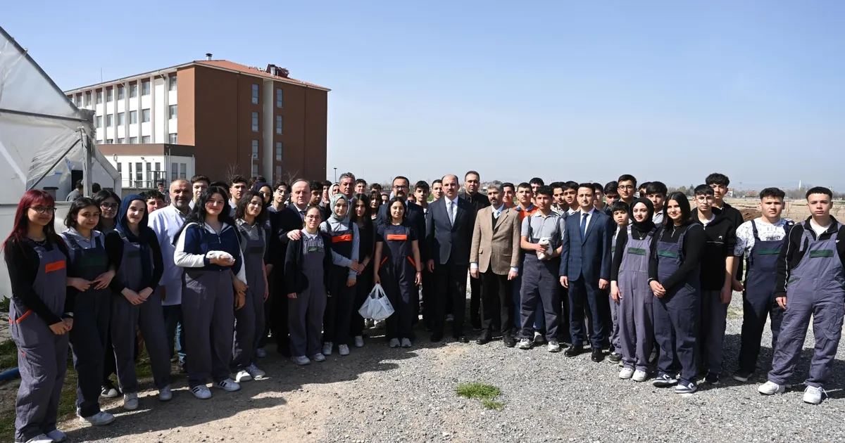 Konya'da Milletvekili Baykan ve Başkan Altay lise öğrencileriyle buluştu