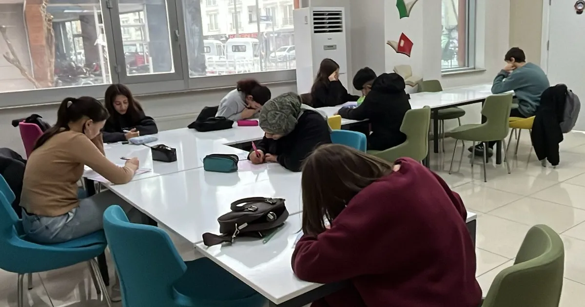 Çınar Akademi'nin mahalle etütleri pekiştiriyor