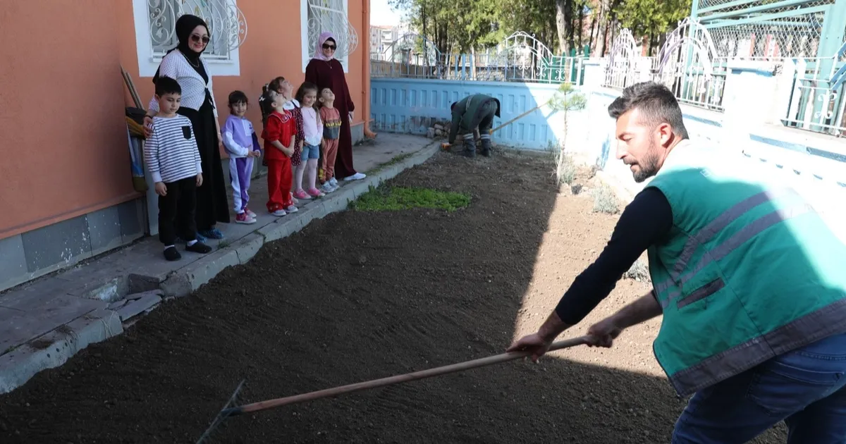 Kayseri Kocasinan'da minik eller toprağa değiyor - Ekonomi Haberleri
