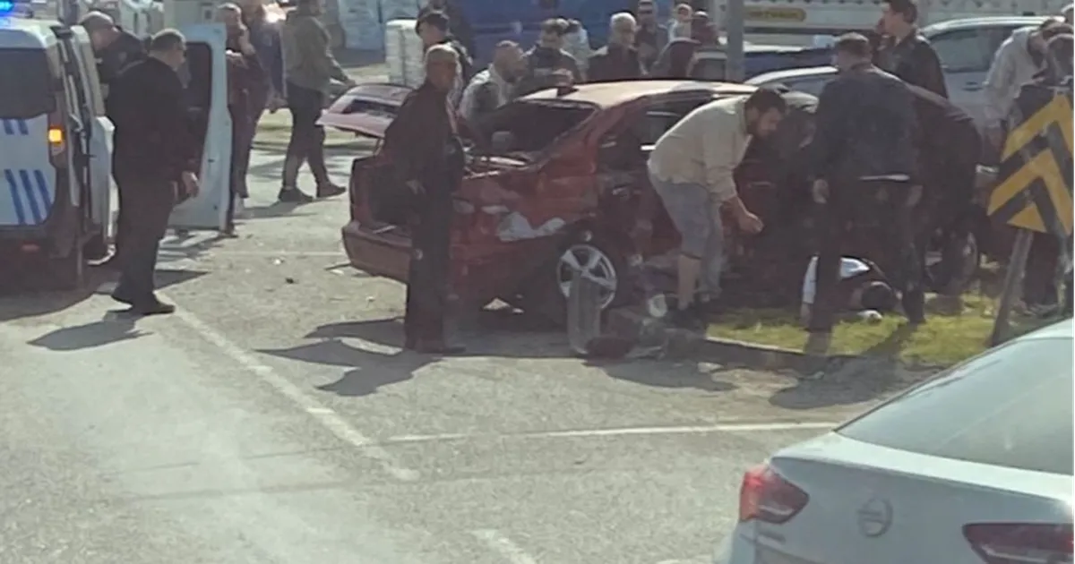Düzce Olimpiyat Kavşağı’nda trafik kazası: 1 yaralı