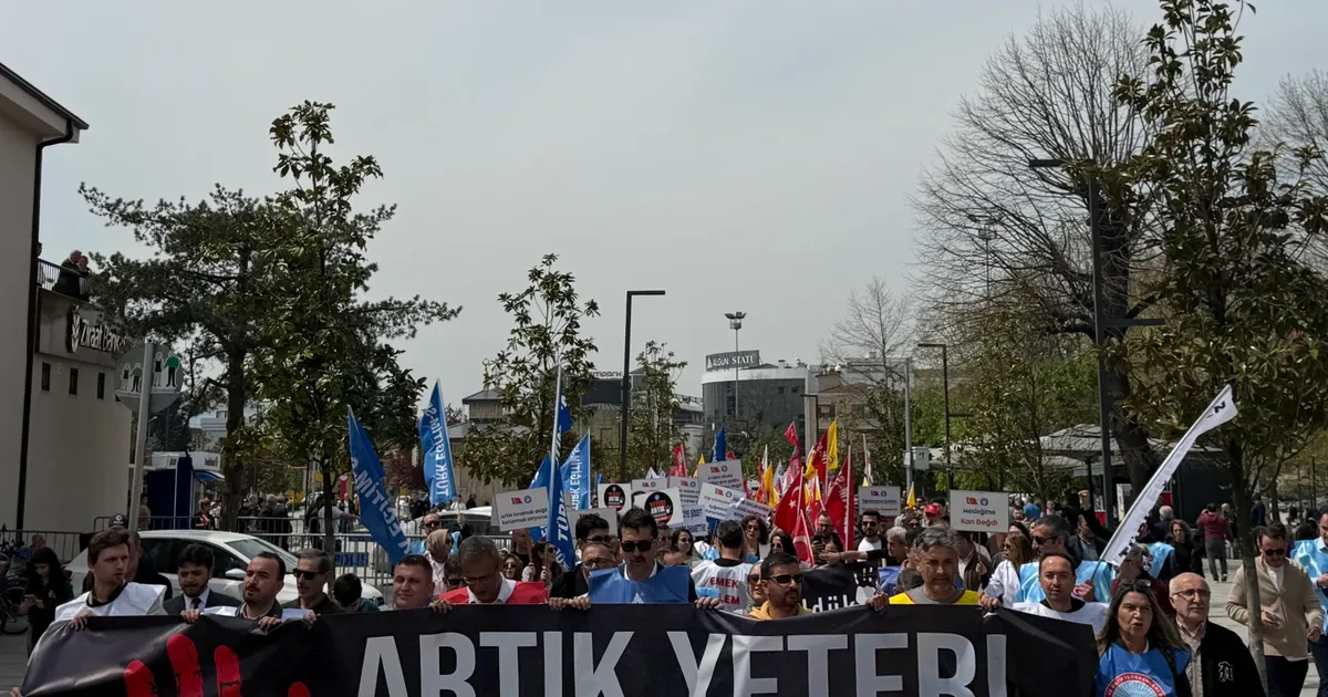 Okullarda şiddete tepki! Düzce’de eğitim sendikalarından 'yeter' çağrısı - Gündem Haberleri