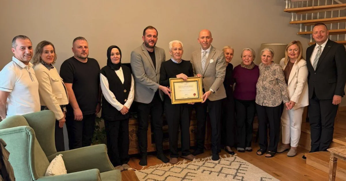 Prof. Dr. Hamzaoğlu’na Vefa Beratı takdim edildi - Gündem Haberleri